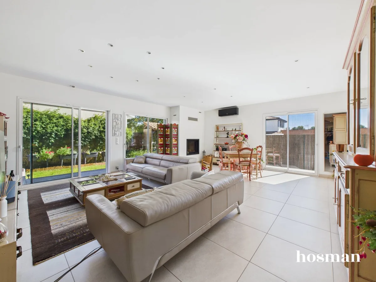 Maison de 167.0 m² à Mérignac