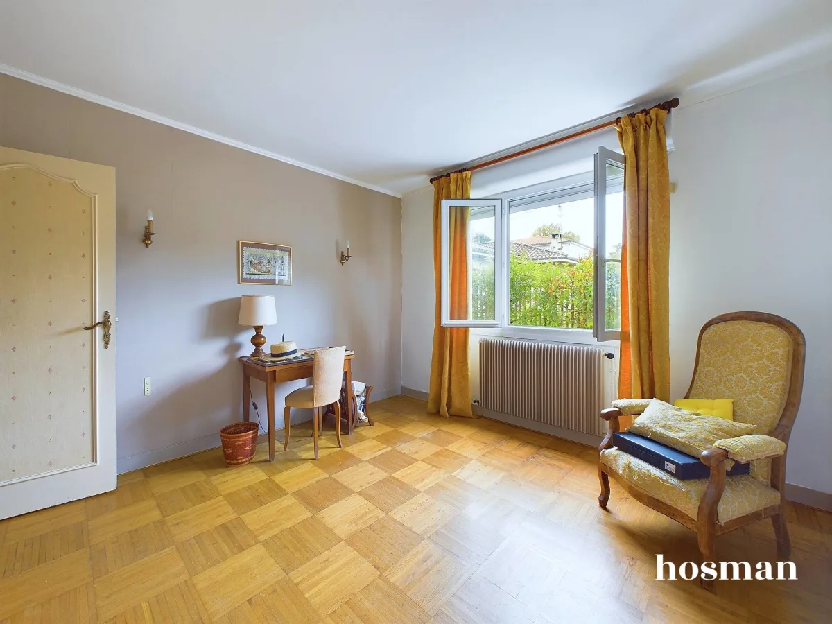 Appartement de 111.9 m² à Mérignac