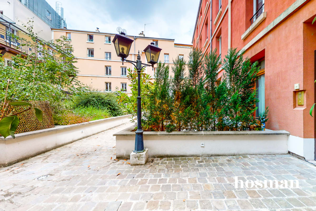 2 pièces avec terrasse de 13m2 en rezdejardin 47 m2 charmante copropriété Rue de