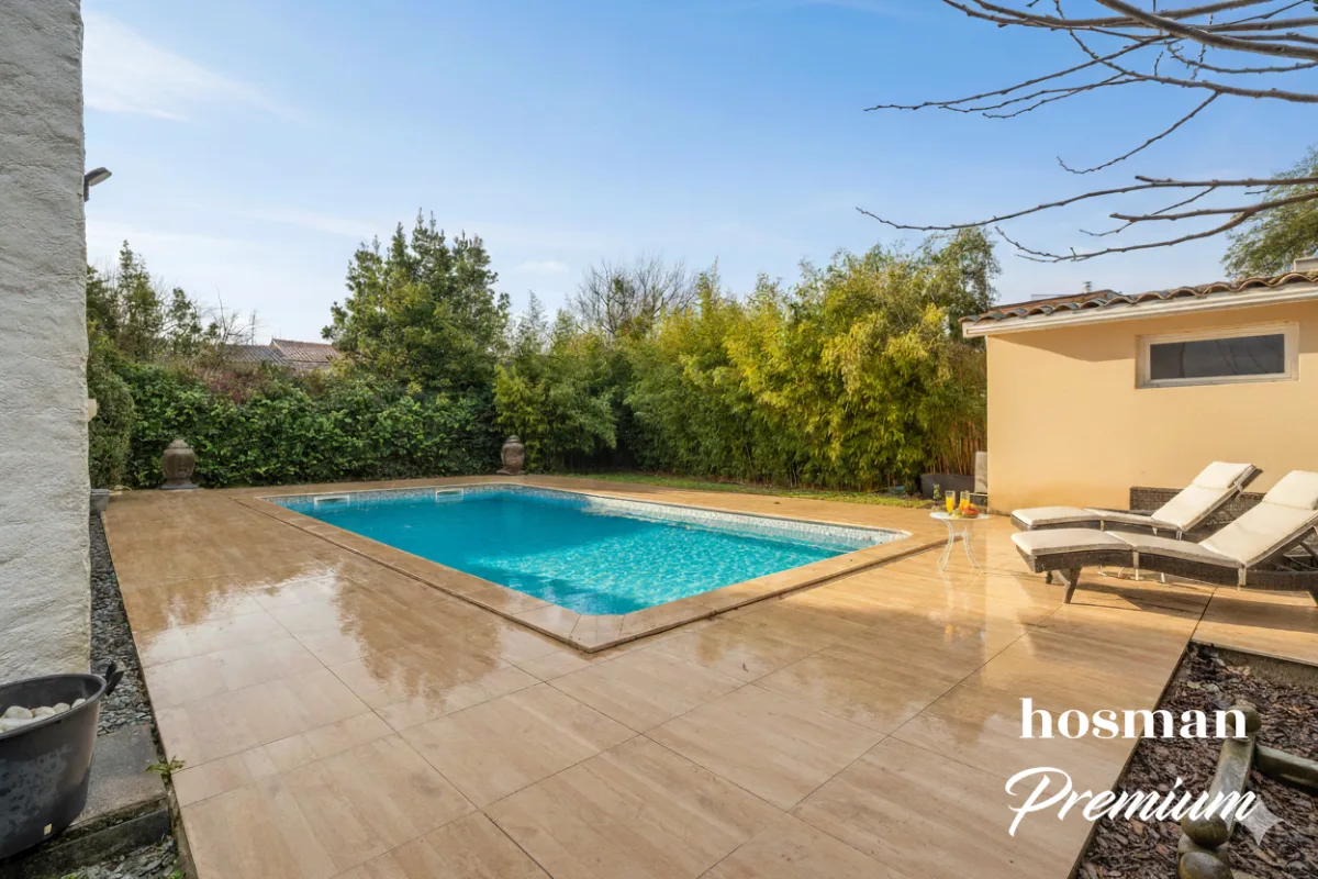 Maison de 298.0 m² à Mérignac