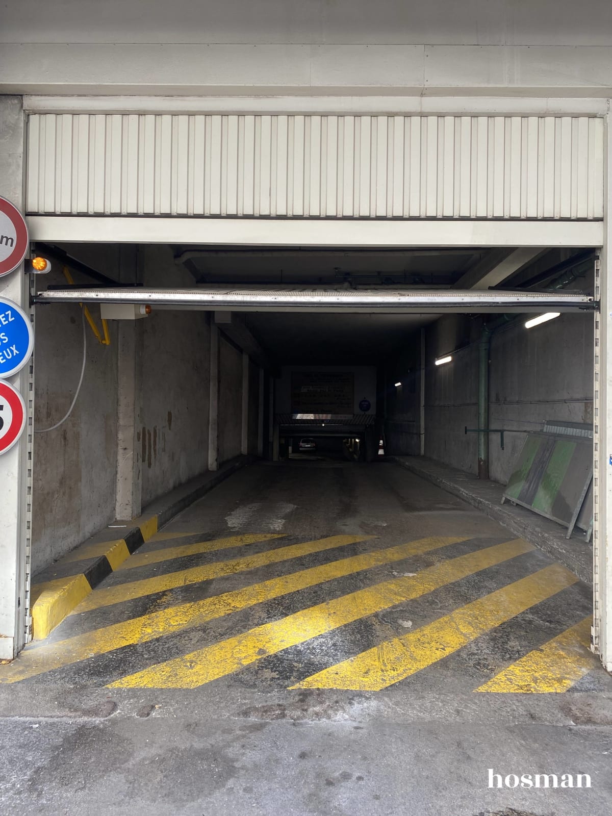 Parking de 13.65 m² à Paris