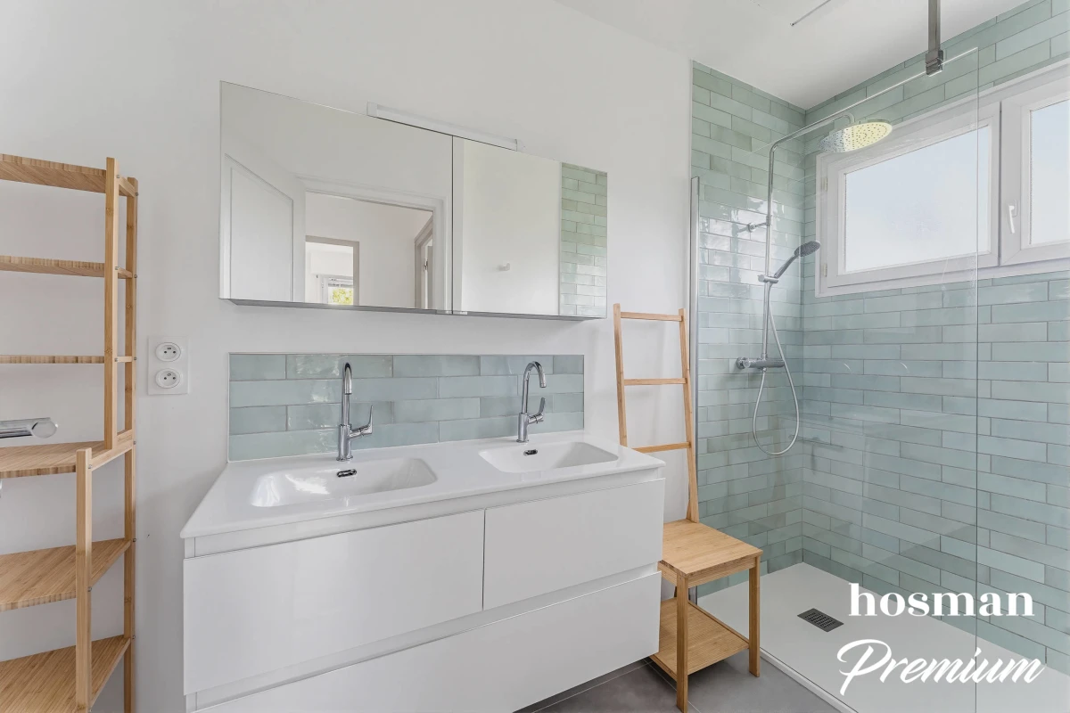 Maison de 205.0 m² à Mérignac