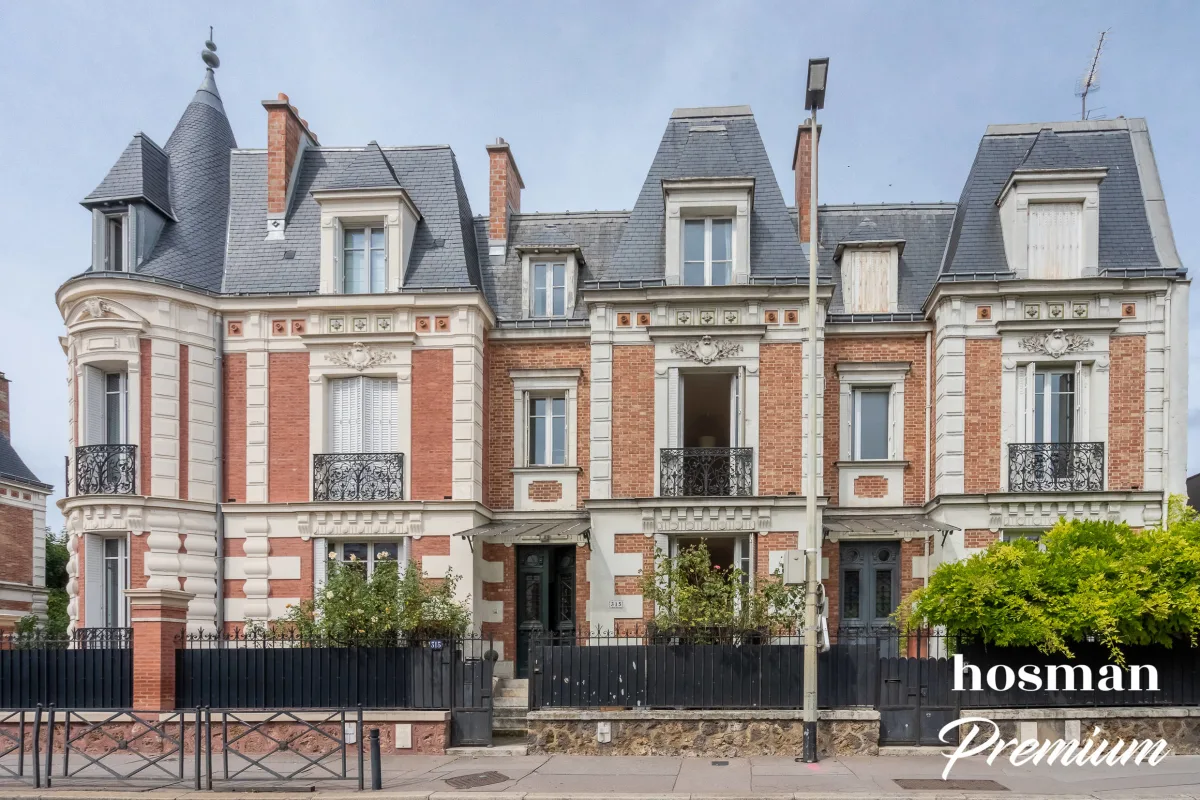 Maison de 180.0 m² à Courbevoie
