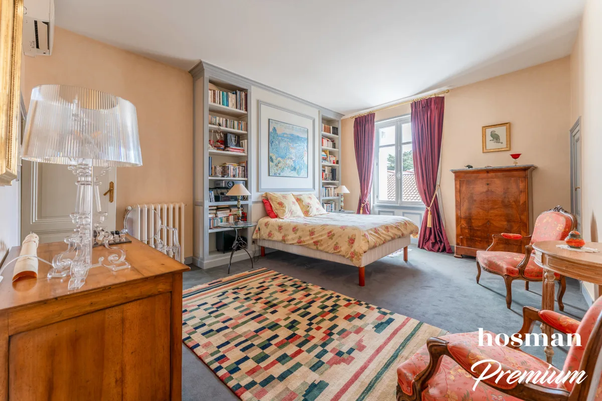 Maison de 230.0 m² à Bordeaux