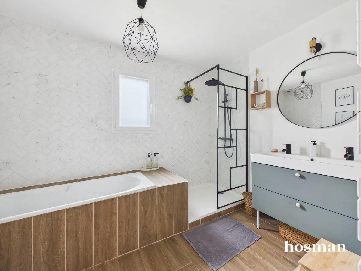 Maison de 100.0 m² à Eysines