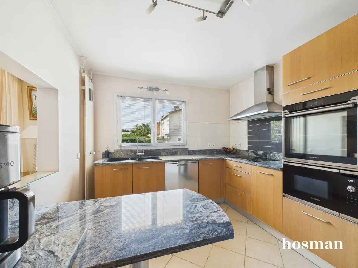 Maison de 190.0 m² à Eysines