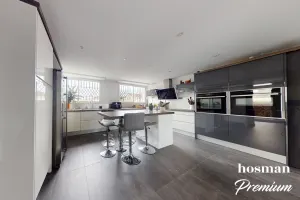 Maison de 298.0 m² à Mérignac