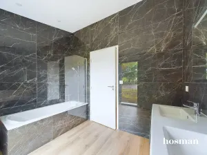 Maison de 196.5 m² à Canéjan