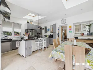 Maison de 181.0 m² à Vénissieux