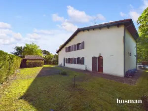 Maison de 180.0 m² à Pessac