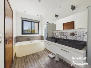 Maison de 160.0 m² à Bordeaux