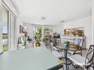 Appartement de 97.07 m² à Bordeaux