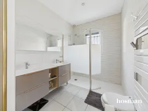 Maison de 210.0 m² à Eysines