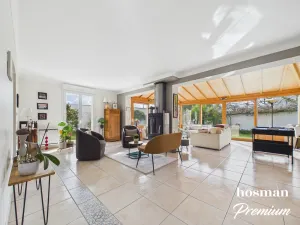 Maison de 201.3 m² à Saint-Sébastien-sur-Loire