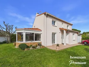 Maison de 201.3 m² à Saint-Sébastien-sur-Loire