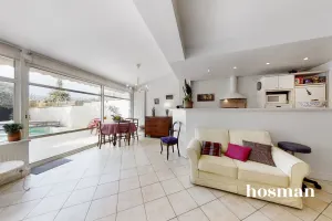 Maison de 100.0 m² à Bordeaux