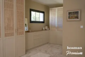 Maison de 180.0 m² à Saint-Sulpice-et-Cameyrac