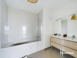 Appartement de 142.0 m² à Bordeaux