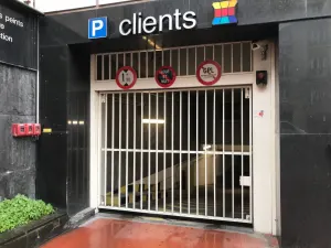 Parking de 12.4 m² à Paris