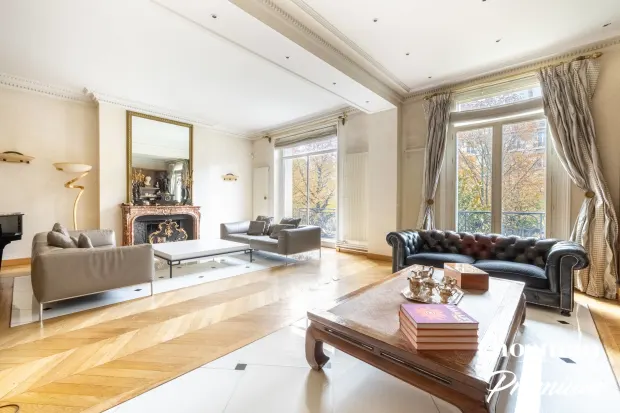 Appartement de 239.77 m² à Paris