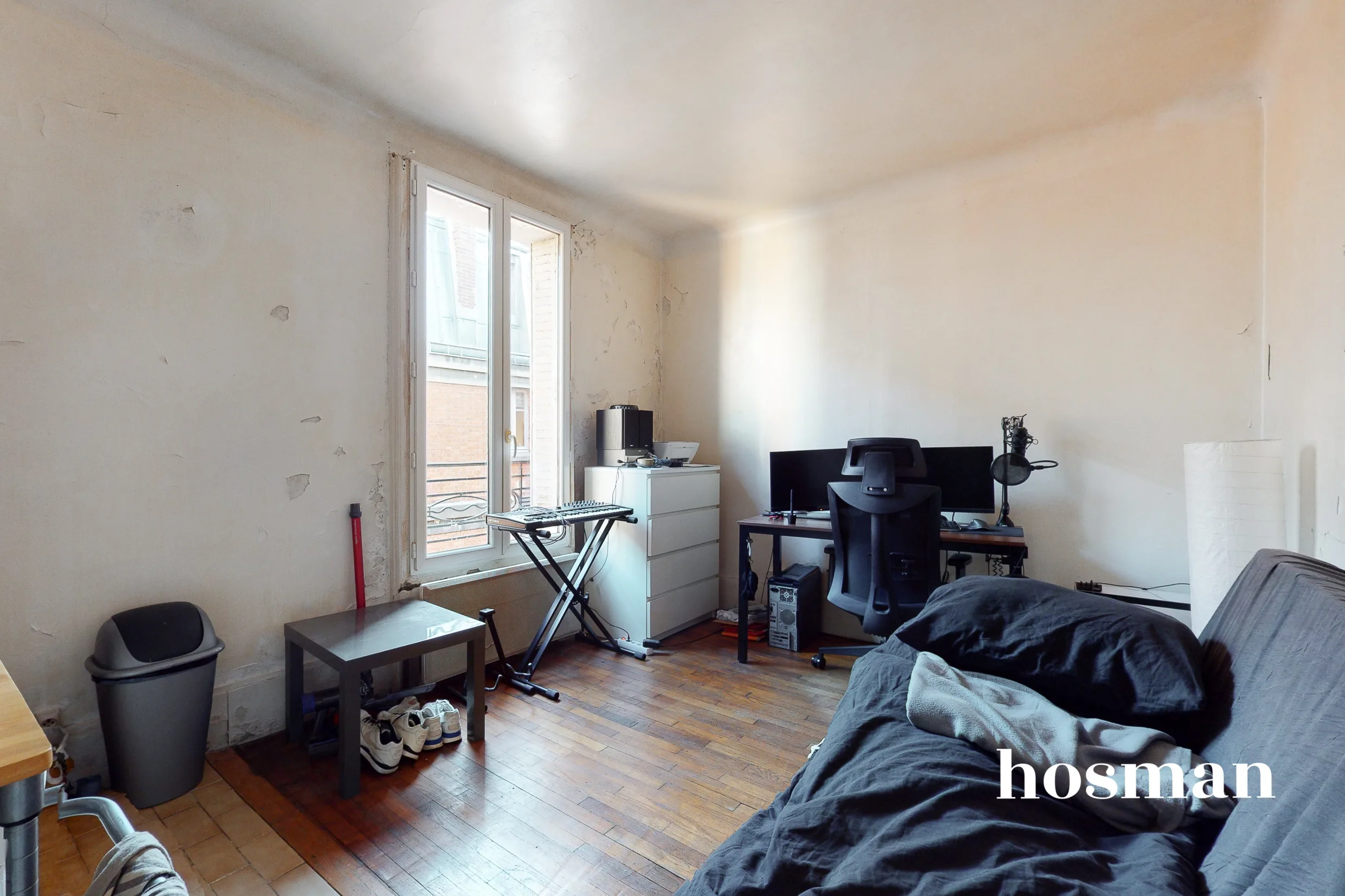 Studio de 17m2 - En étage élevés avec ascenseur - À rénover - Rue ...