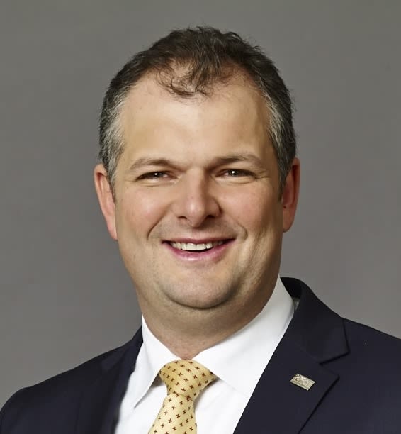 Elemer Eszter, Impact Ventures