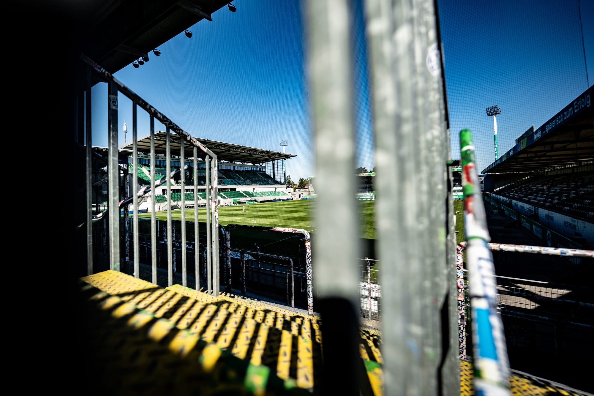 Stadion der SpVgg Greuther Fürth aus dem Blickwinkel der Gästefans. Dort spielt der VfL Bochum 1848 am Sonntag in der 1. Runde des DFB-Pokals.