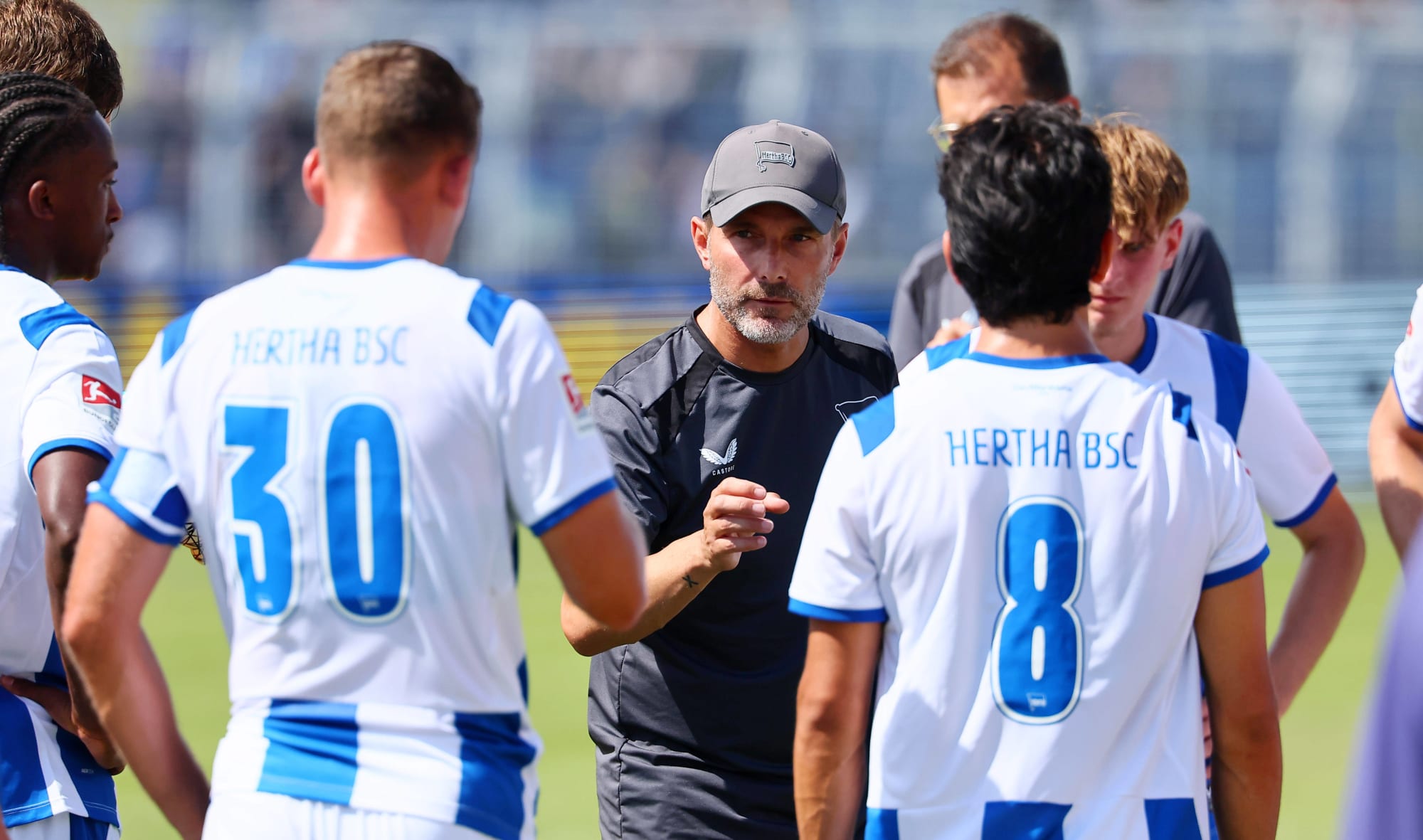 Stefan Leitl und Hertha BSC sind zum Auftakt zu Gast in Bochum.