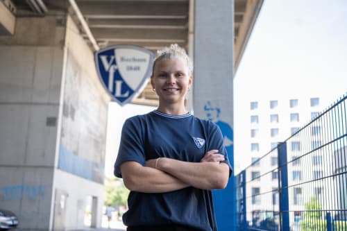 Fiona Gaißer, Neuzugang der VfL-Frauen, am Vonovia Ruhrstadion.