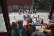 Uitzicht op het schoolplein