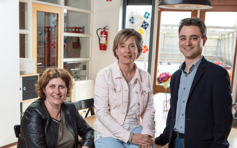 Vlnr: locatieleider Angela van Scheppingen, P&O-adviseur Esther Turkesteen en locatieleider Wouter Eijkman