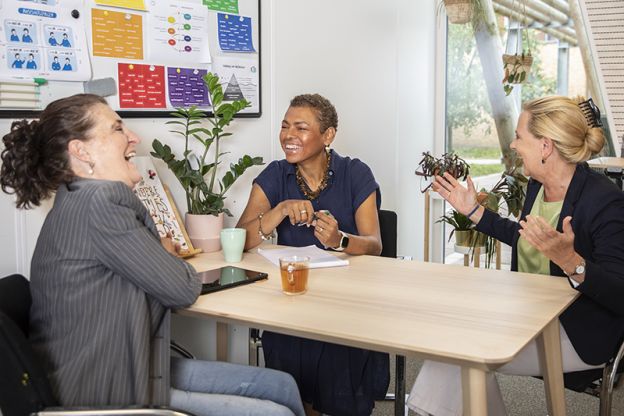 Een bestuurder, HR-adviseur en VfPf-adviseur om de tafel over strategische aanpak