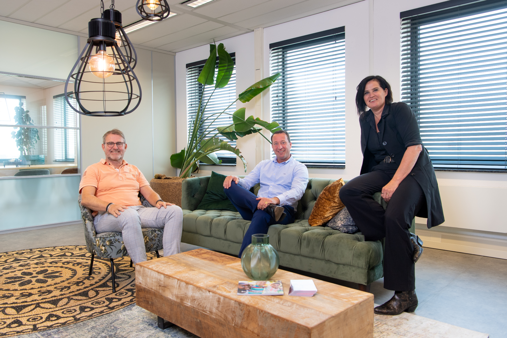 groepsfoto van peter jonkers, gerard poot en juliet van der lugt