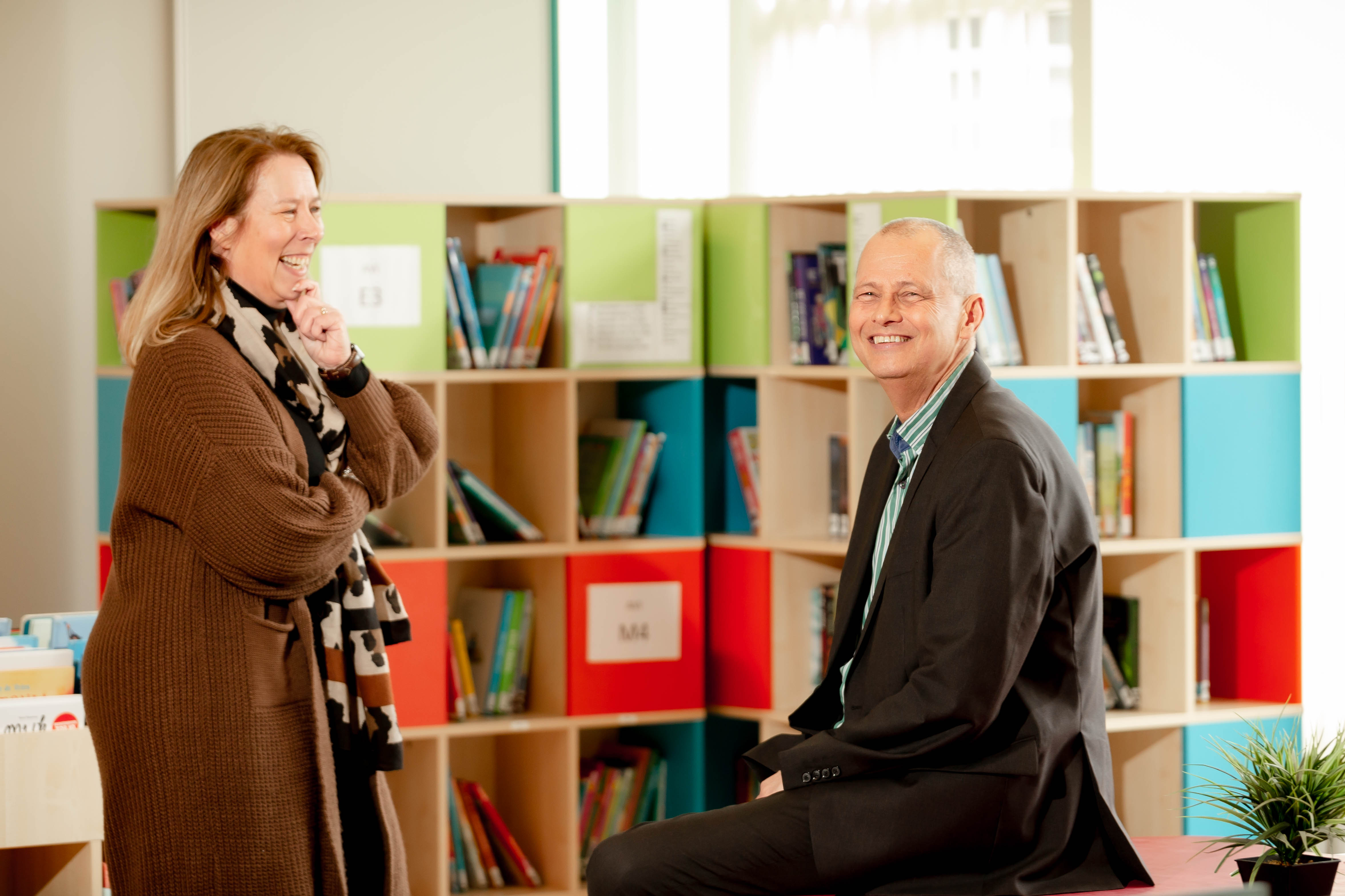 bestuurder opoz en arbocoordinator met elkaar in gesprek
