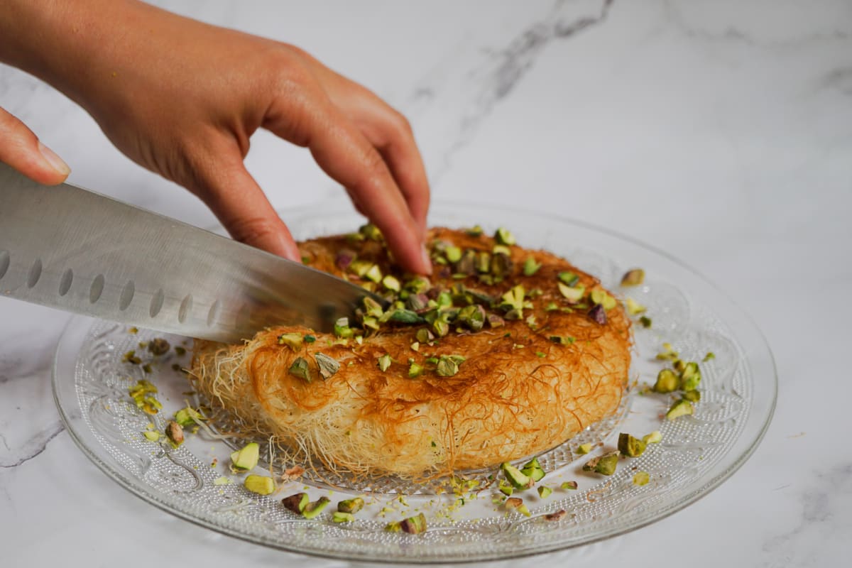 cutting the vegan Kanafeh