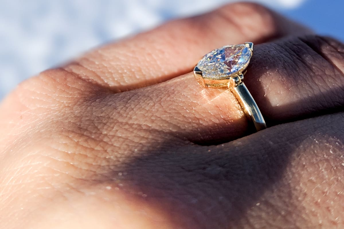 engagment ring close-up