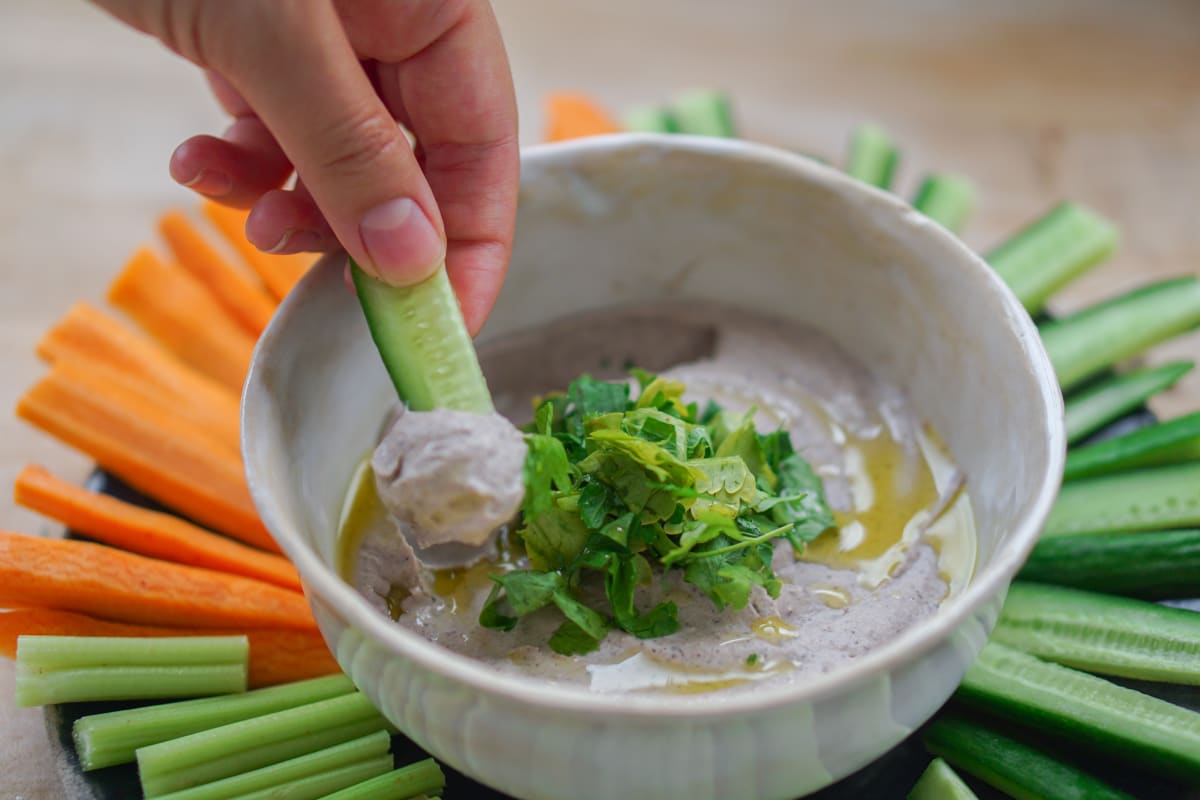 her's red beans hummus