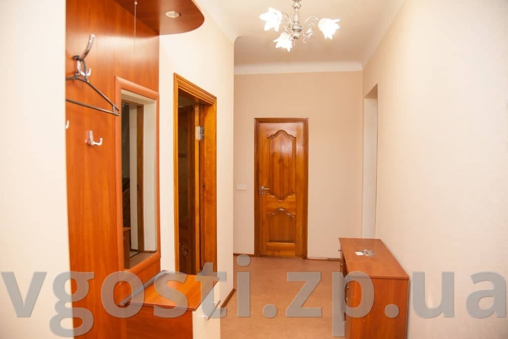 Зняти квартиру вул. Незалежної України 80 (двокімнатна)