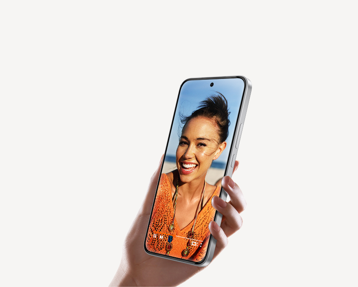 6,83″ 1.5K AMOLED