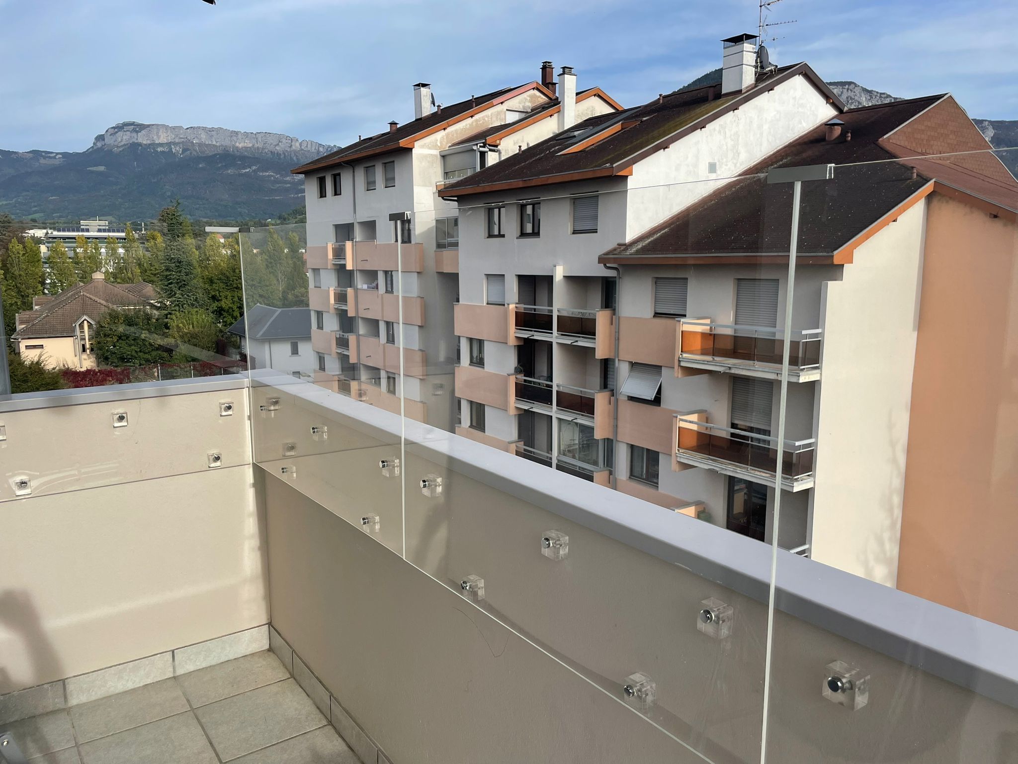 Fermeture de terrasse en plexiglas transparent