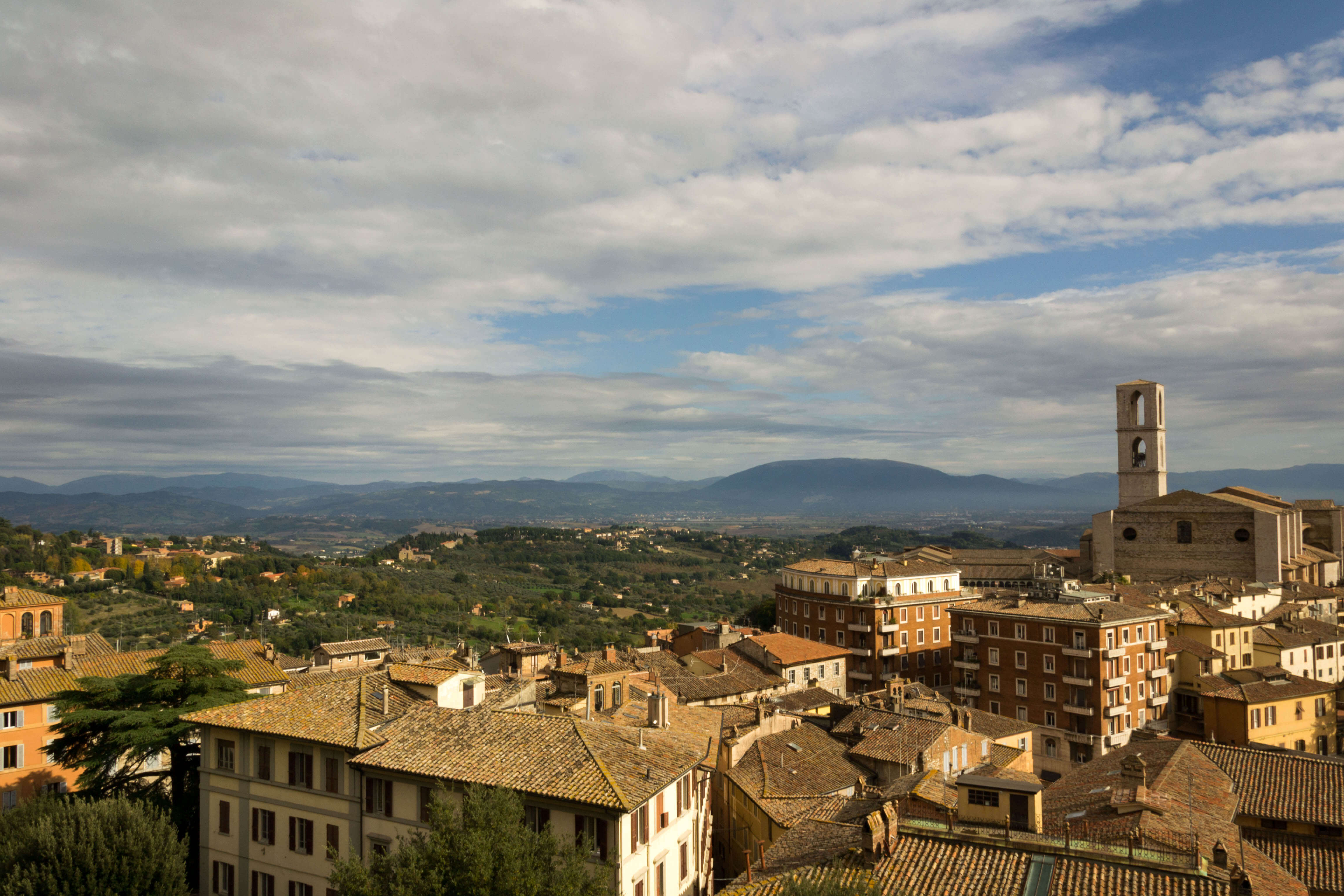 Panorama dall'alto della città di Peurgia