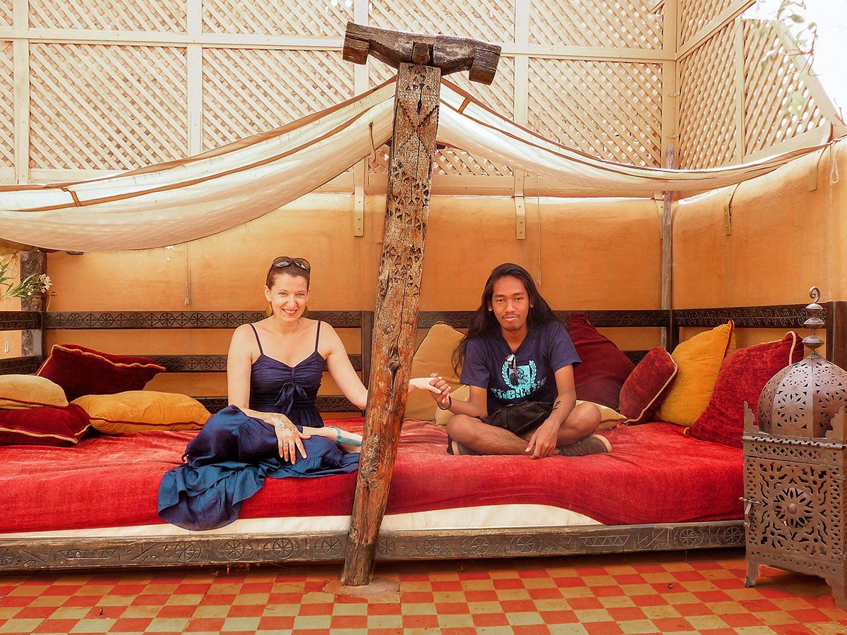 Sotto la tenda di un riad nella medina di Marrakech