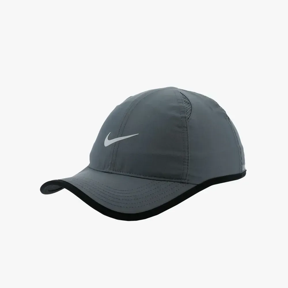 Foto NikeCourt Featherlight