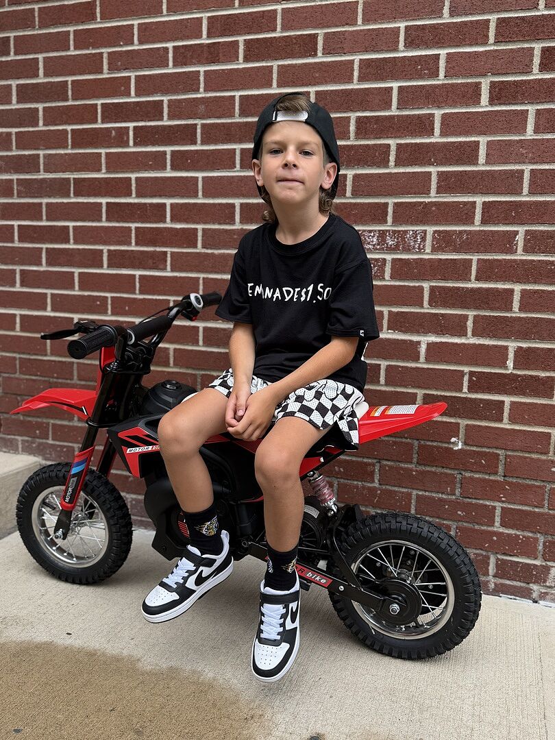 Customer photo 6