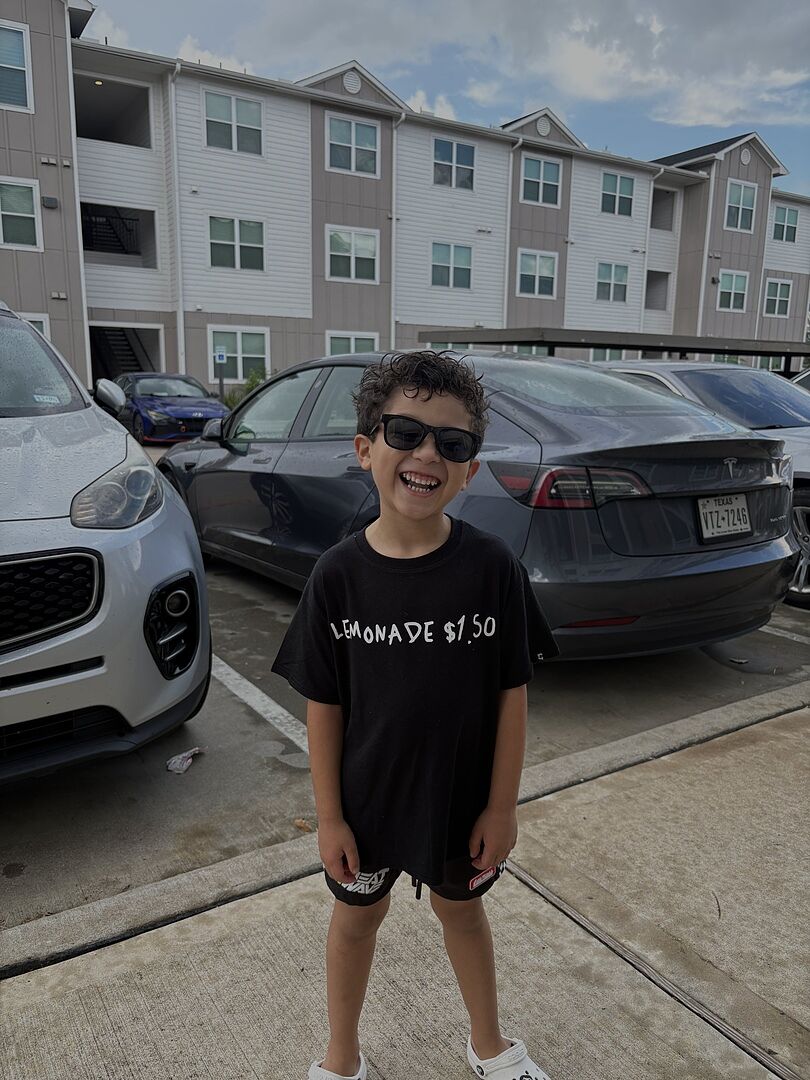 Customer photo 10