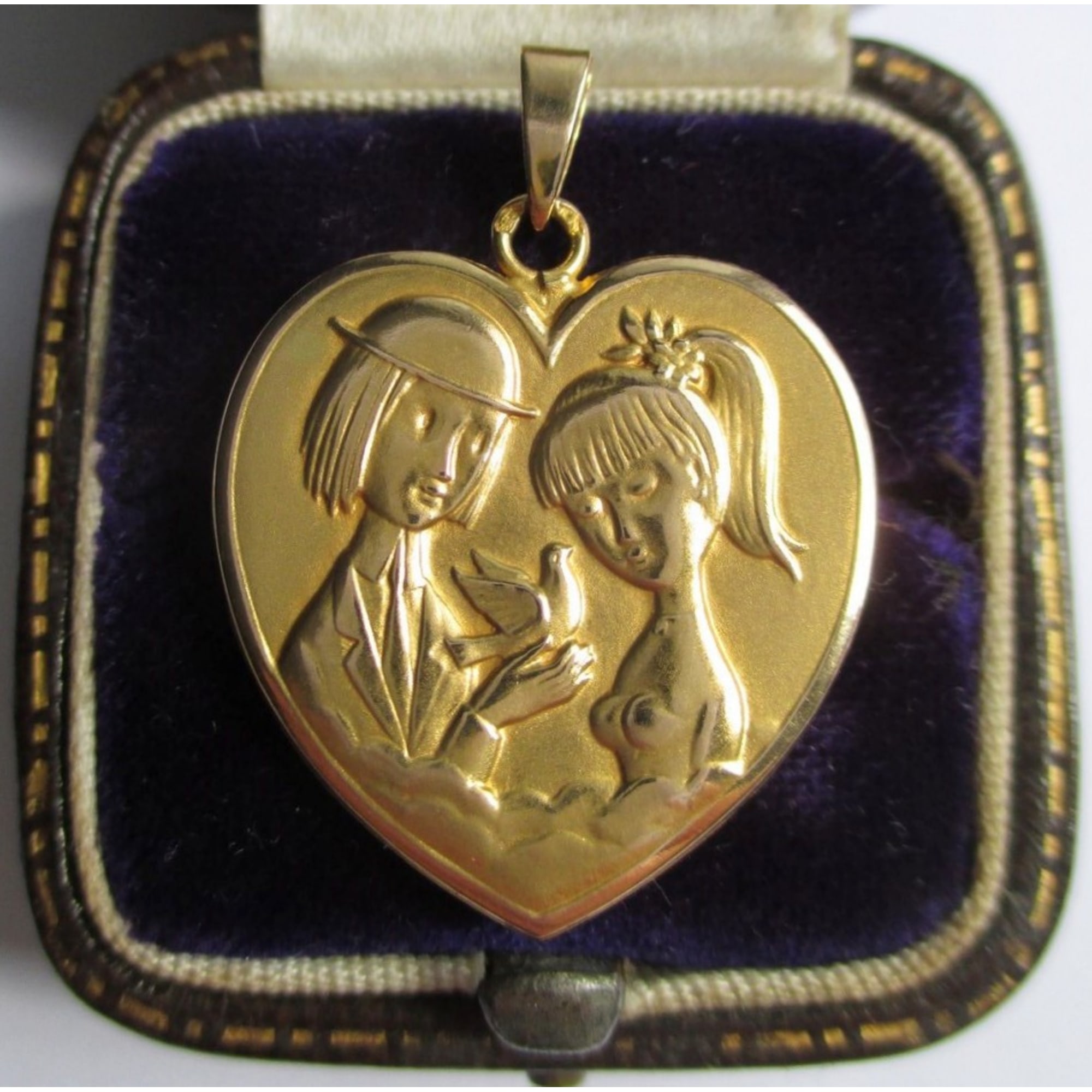 Pendentif, collier pendentif PEYNET doré vendu par Il est l'or bijoux -  8608417