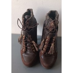 Bottines & low boots à talons Guess  pas cher