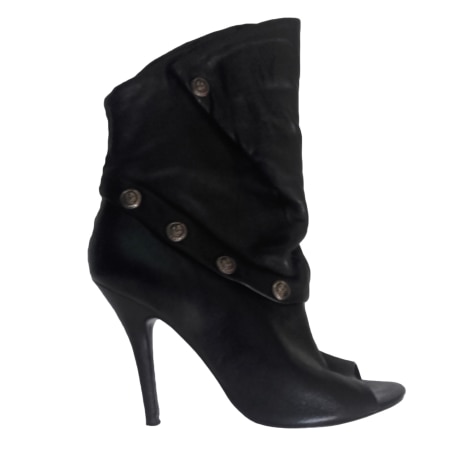 guess high heel ankle boots