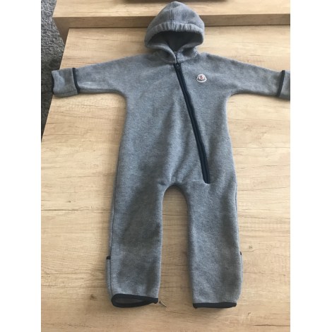 Anzug, Hosen-Set für Kinder MONCLER 12 Monate grau sehr guter zustand  verkauft durch License To Fashion - 10690034