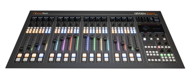 AxelTech OXYGEN 3000 PLUS 16F-2AIO-16DIO Lydmikser Digital console 16 Fader 2Audio I/O og 16 Dante